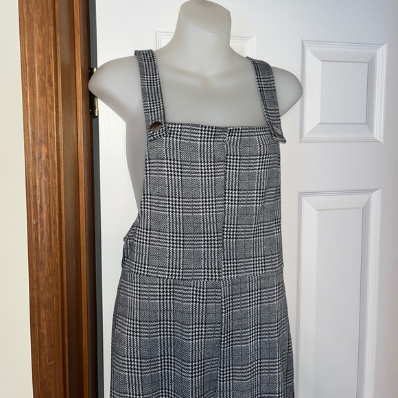 Emory Park Printed Jumpsuit - Picture 2 of 9